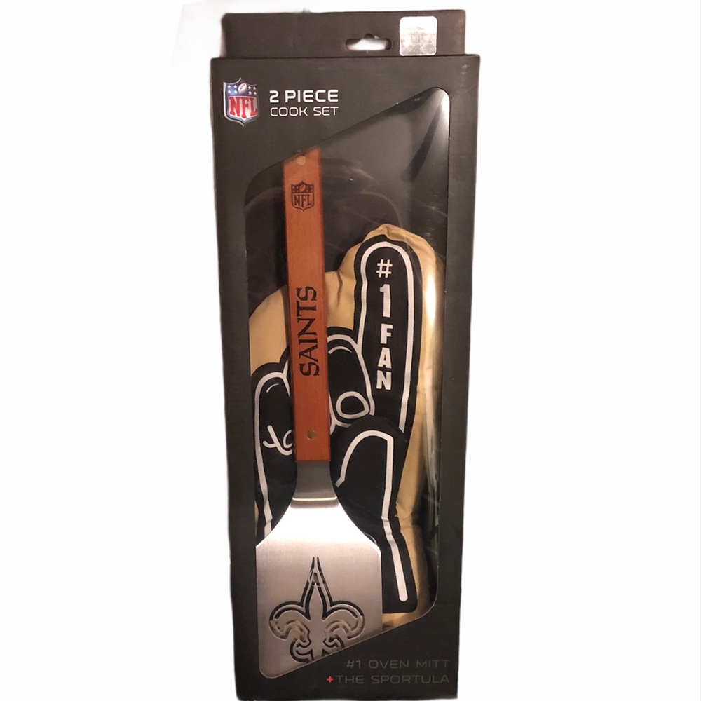 NFL 2 piece Cook Set Oven Mitt & spatula